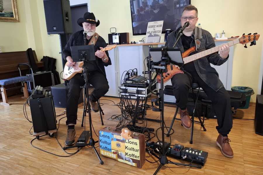Perfekte Technik, ungewöhnliche Gitarren und fantastische Stimmen