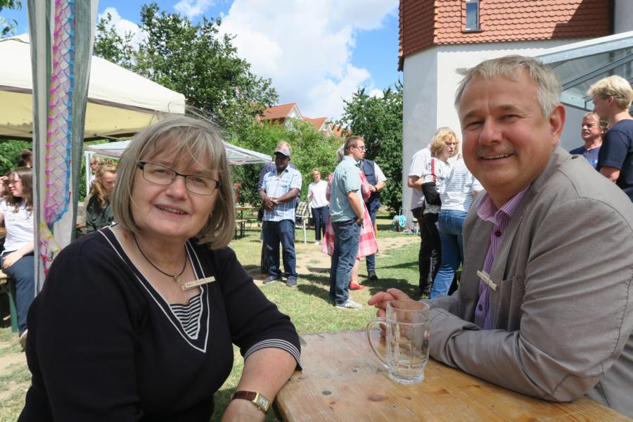 Karola Bernhards und Uwe Stiller genießen das Fest