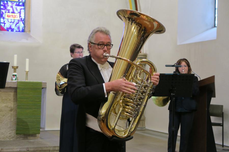 Udo Motzheim an der Tuba