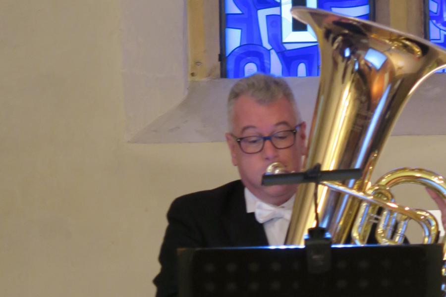 Udo Motzheim an der Tuba